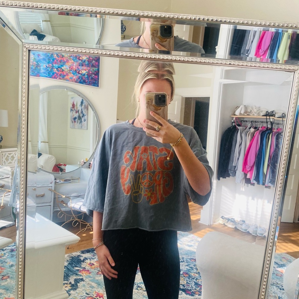 Peach Love California Gray Graphic Tee